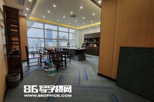 老鹰交易送走核心控卫穆雷  